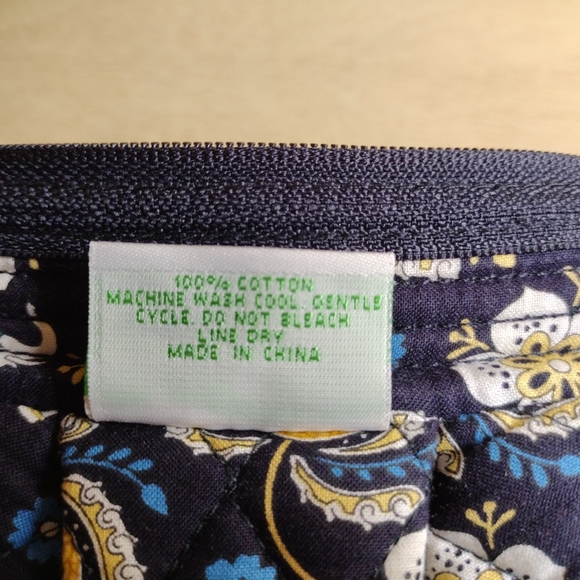 Vera Bradley Ellie Blue (Fall 2009) Large Shoulder Tote - Picture 7 of 8